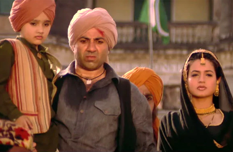 गदर फिल्म के निर्माता ने दिया चित्रोत्पला फिल्म सिटी में शूटिंग का प्रस्ताव