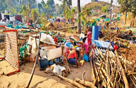 गुस्ताखी माफ : प्रधानमंत्री आवास नहीं, इनपर चलाया बुलडोजर