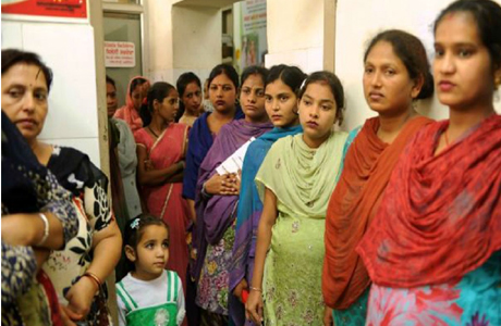 प्रसूति पर पंजीकृत मजदूरों को मिनीमाता महतारी जतन योजना का लाभ