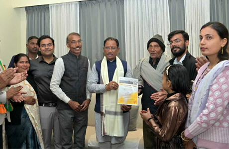 मुख्यमंत्री साय ने पीएम सूर्यघर सोलर सिस्टम का किया निरीक्षण