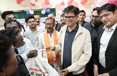 रायगढ़ में टीबी मरीजों को मिला फूड बास्केट, यह इलाज का हिस्सा