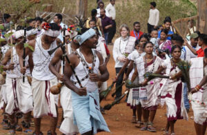 यूएन विशेषज्ञ ने किया बस्तर में नेचर वॉक, चुना महुआ फूल