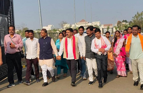 बस्तर के डेयरी किसाान और दीदियां बनासकांठा रवाना