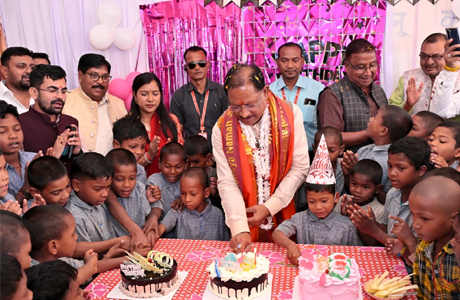 जन्मदिन पर बच्चों की मुस्कान बना मुख्यमंत्री का सबसे बड़ा उपहार