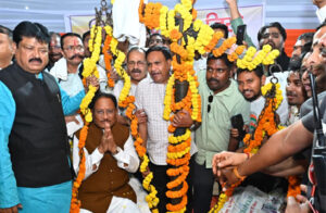 मंत्रियों से बच्चों तक सबने दी मुख्यमंत्री को जन्मदिन की बधाई