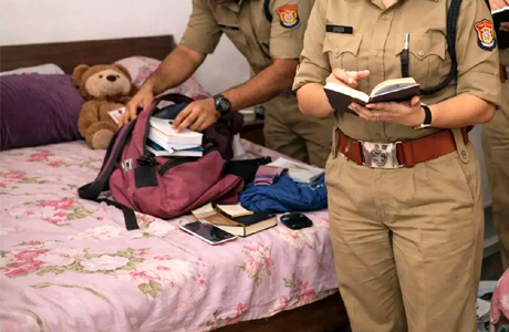 वायरल वीडियो के बाद साथी के रूम में मिला एमबीए छात्रा का नग्न शव