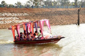 लोकसंगीत और बॉलीवुड सुरों से सजा मैनपाट महोत्सव का दूसरा दिन