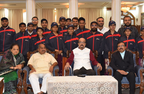 युवाओं में समाज के प्रति योगदान की भावना ज़रूरी - राज्यपाल डेका