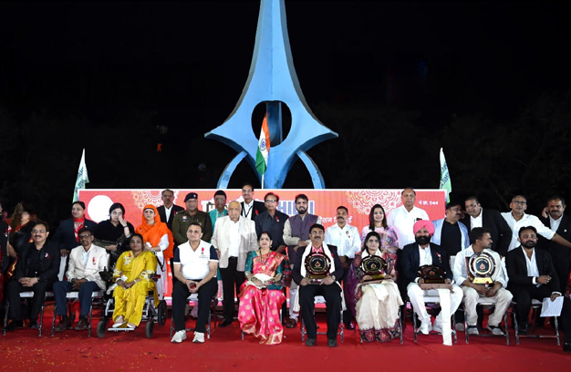 थैंक-यू भिलाई के मंच से विभूतियों का सम्मान, प्लास्टिक फ्री की शपथ