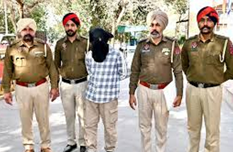 प्रेमिको की हत्या कर सीने पर लिख दिया अपना नाम, शव के साथ बिताए दिन