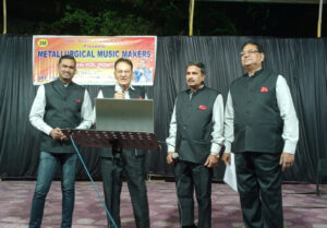 मनोहर ठाकुर ने बिखेरा सुरों का जादू, सुरमयी हुई शाम