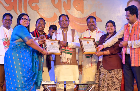 ‘आदि परब’ चित्रकला और परिधान ‘गोल्डन बुक ऑफ वर्ल्ड रिकार्ड’ में दर्ज