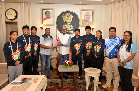 KITG-2026 : असम के तैराकों ने राज्यपाल रमेन डेका से की सौजन्य भेंट