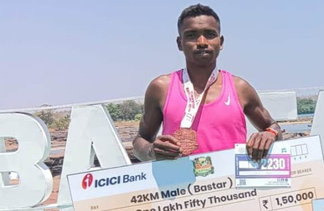 कोण्डागांव के संजय कोर्राम ने जीता 42 किमी का बस्तर हेरिटेज फुल मैराथन