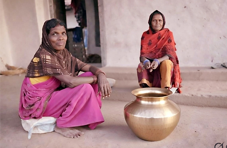 महतारी वंदन योजना से ग्रामीण महिलाओं को मिल रहा संबल