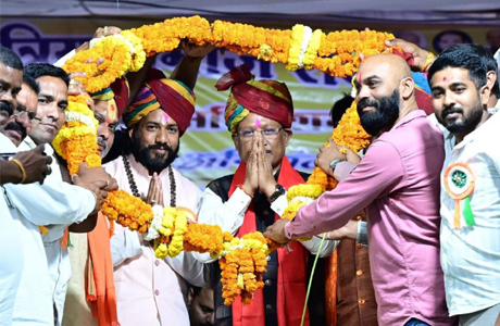 मुख्यमंत्री ने चन्द्रनाहू कुर्मी क्षत्रिय समाज को दी भवन की सौगात