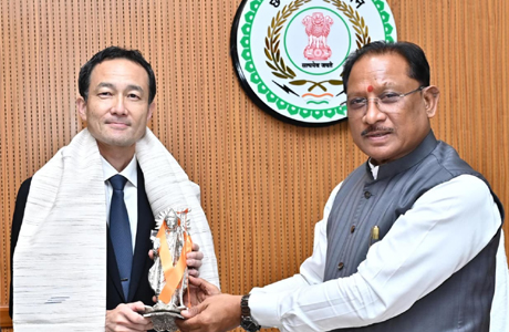 जापान के मंत्री आबे नोरिआकि से मुख्यमंत्री ने की औद्योगिक निवेश की चर्चा