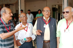 तालाबों की नगरी धमधा पहुंची इंटैक की टीम; देखी विरासत