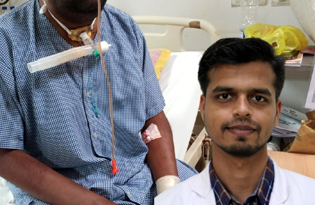 युवक ने परेशानी में कटर से रेता अपना गला, हाइटेक ने बचा ली जान