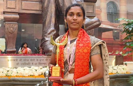 बस्तर की सरपंच जयंती ने बदली गांवों की तस्वीर, दिल्ली में हुआ सम्मान