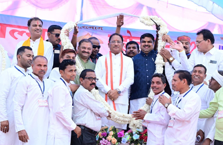 समाज को जोड़ती है कबीर वाणी, शासन का संकल्प संवारता है : साय