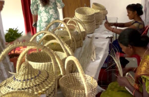 कांसाबेल की महिलाओं के लिए पारंपरिक हस्तशिल्प बना आजीविका का साधन