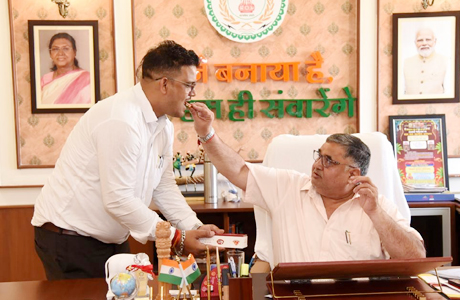 कौस्तुभ पांडेय को पीएचडी की उपाधि, पर्यटन मंत्री के हैं पीए