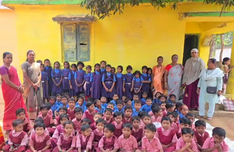 “बाल मैत्री कार्यक्रम” : आंगनबाड़ी के बच्चों ने किया स्कूलों का भ्रमण