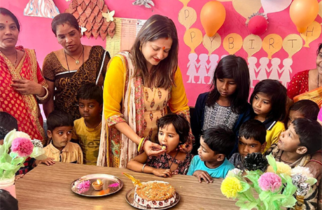 आंगनबाड़ी में ‘न्योता भोज’ : पोषण, शिक्षा और जनभागीदारी का राज्यव्यापी अभियान