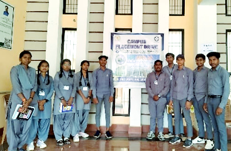 पॉलिटेक्निक में पूल कैंपस कैंप में 11 छात्रों का अपोलो में चयन