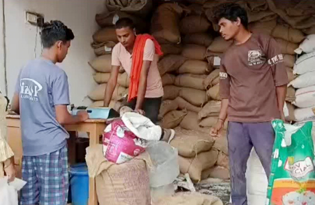 एक-मुश्त जारी किया राशन कार्ड पर तीन माह का चावल