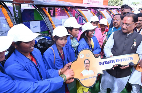 चार स्वच्छता सखियों ने बदल दी ग्राम पंचायत बुड़ार की तस्वीर