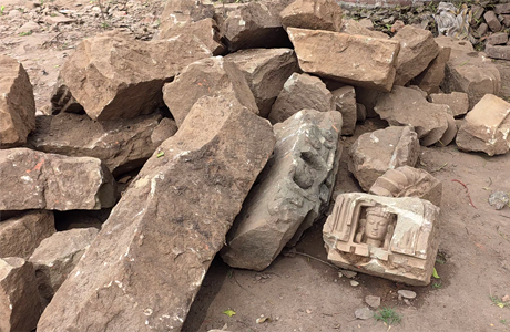 ऋषिकेश के प्राचीन मंदिर के पास मिले प्राचीन अवशेष