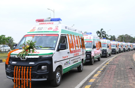 मुख्यमंत्री ने किया 300 BLS, 70 ALS के साथ 5 नियोनेटल ALS एम्बुलेंस का लोकार्पण