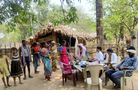 बस्तर के दूरस्थ अंचलों में स्वास्थ्य : 10 दिन में 6.39 लाख लोगों की स्क्रीनिंग