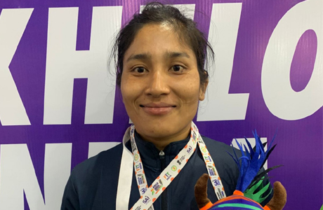 KITG-2026 : स्विमिंग पूल में नौकरी कर बोडो गर्ल ने उठाया कुश्ती का खर्च, जीता रजत