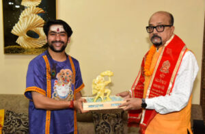 सामूहिक विवाह कार्यक्रम में शामिल हुए राज्यपाल, नवदंपतियों को दिया आशीष