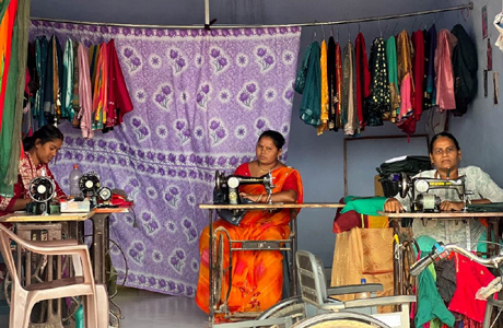 कलेक्टर जनदर्शन से निकली राह, दिव्यांग शशि बंजारे बनी स्वावलंबी