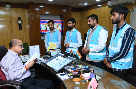 फील परमार्थ आश्रम भिलाई के संस्थापक ने की राज्यपाल डेका से सौजन्य भेंट