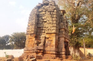 सदियों से खड़ा है पत्थरों पर पत्थर रखकर बना पिट्ठुल शैली का घाघरा मंदिर