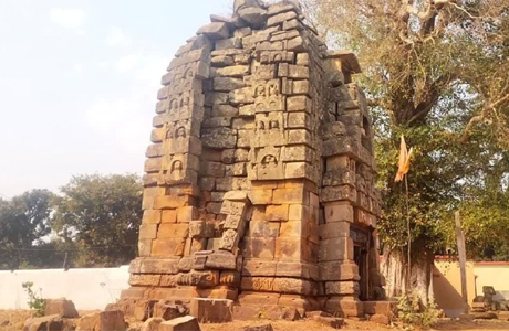 सदियों से खड़ा है पत्थरों पर पत्थर रखकर बना पिट्ठुल शैली का घाघरा मंदिर