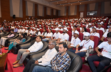 विकसित भारत के स्वप्न को साकार करने में युवाओं की भूमिका महत्वपूर्ण : मंडाविया