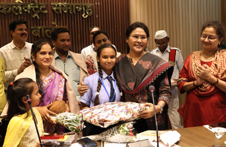 इसरो के यंग साइंटिस्ट प्रोग्राम में चयनित होने वाली हिमांशी का सम्मान