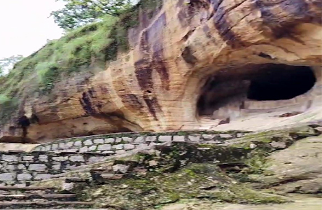 सरगुजा की रामगढ़ पहाड़ी पर स्थित है एशिया की प्राचीनतम नाट्यशाला