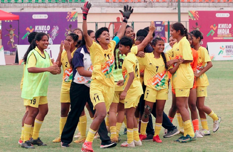 KITG-2026 : फुटबॉल में कप्तान किरण ने छत्तीसगढ़ को फाइनल में पहुंचाया