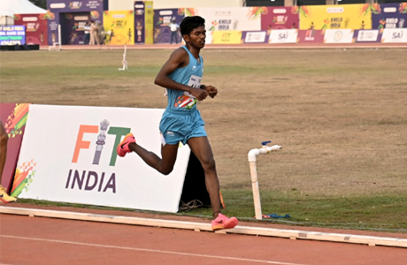 KITG-2026 : इस एकलव्य ने उधार का स्पाइक्स बनकर जीता 5000 मीटर का रजत