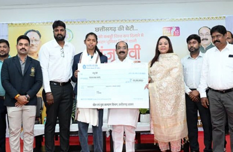 भारत को कबड्डी विश्वकप विजेता बनाने वाली संजू को 50 लाख की प्रोत्साहन राशि