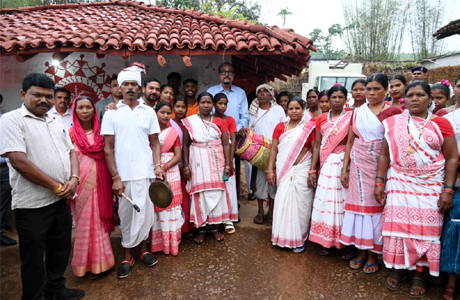 राज्यपाल ने जशपुर के केरेगांव "होम-स्टे" की सुविधाओं का किया अवलोकन