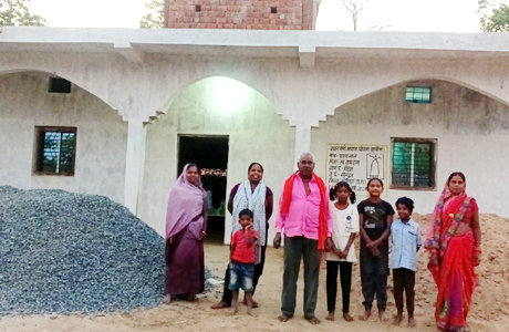 मेहनत से मंजिल : सपनों के आशियाने में तब्दील हो रहे मिट्टी के कच्चे घर