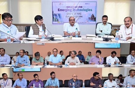 योजनाओं का लाभ जनता तक पहुंचाने सूचना प्रौद्योगिकी का उपयोग करें : मुख्य सचिव